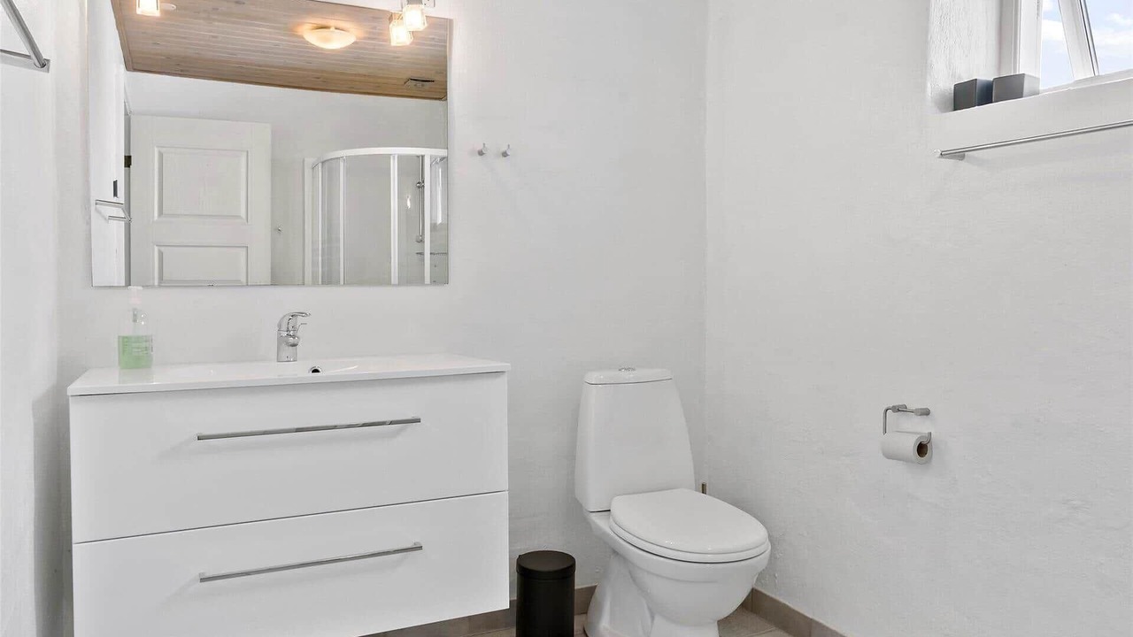 Photo of Bathroom in Borglum