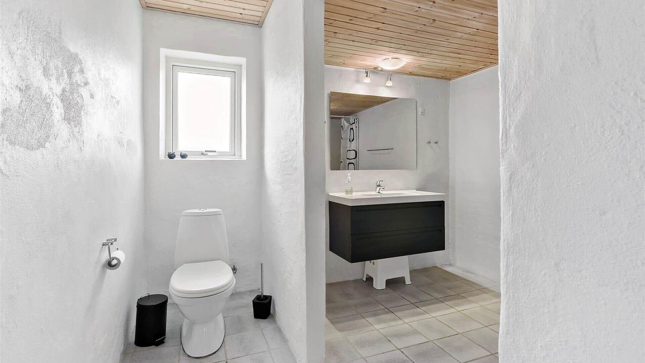 Photo of Bathroom in Borglum