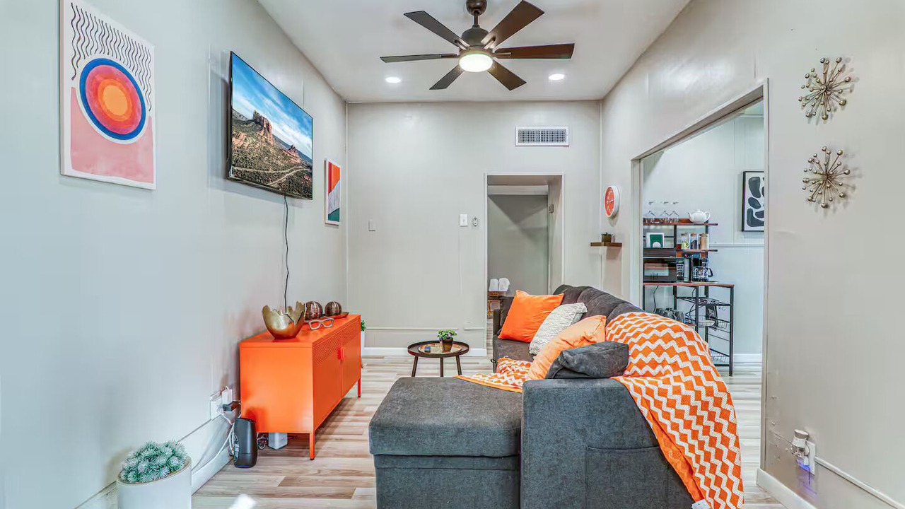 Photo of Livingroom in Pershing - Government Hill