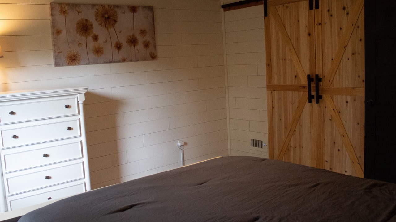 Photo of Bedroom in Clinton