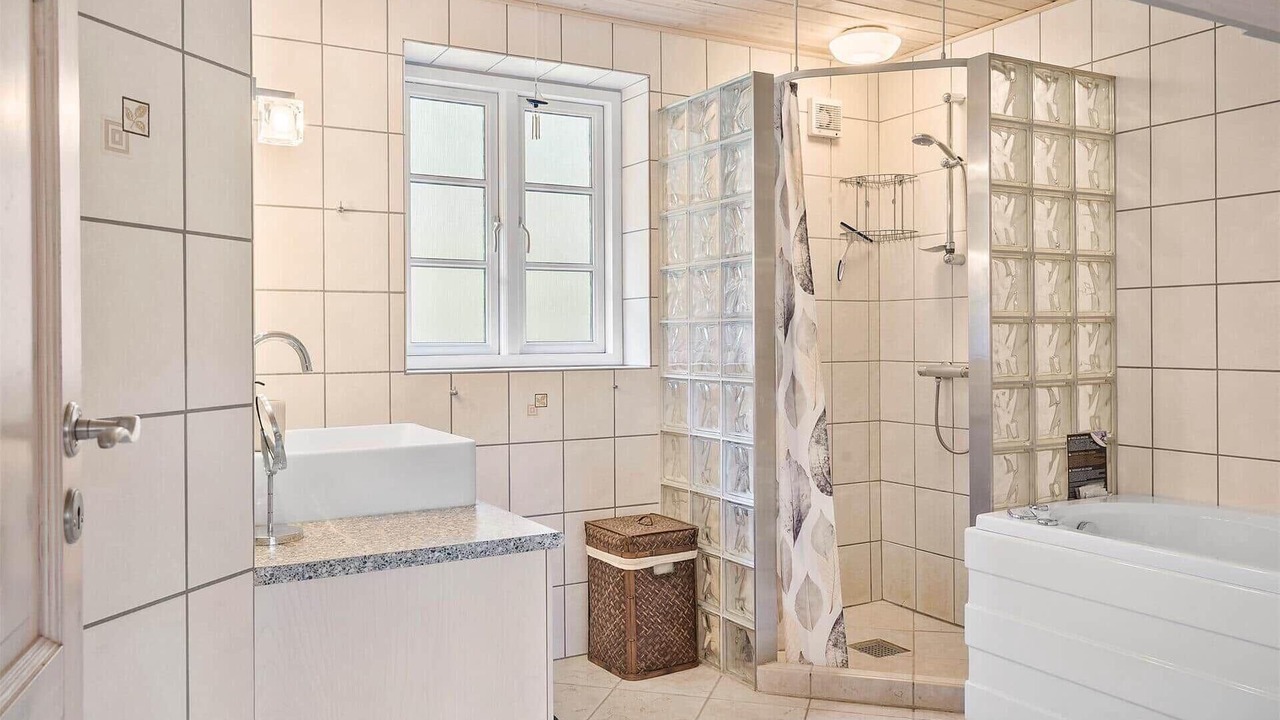 Photo of Bathroom in Øby