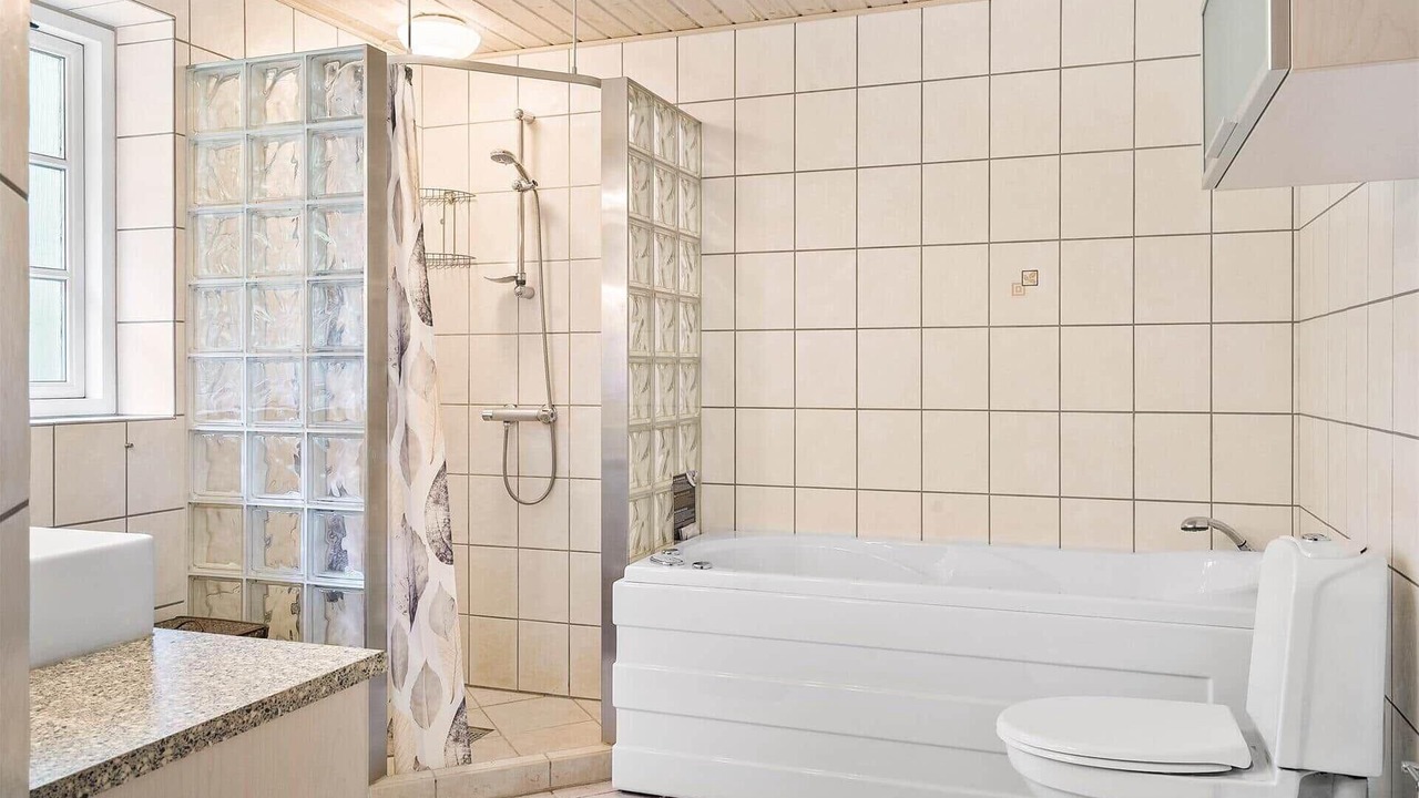 Photo of Bathroom in Øby