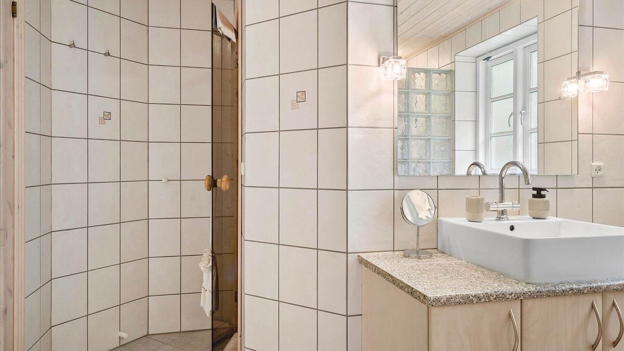 Photo of Bathroom in Øby