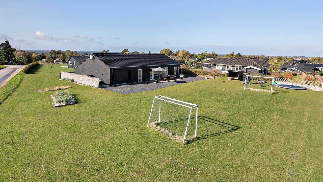 Photo of Others in Frolunde