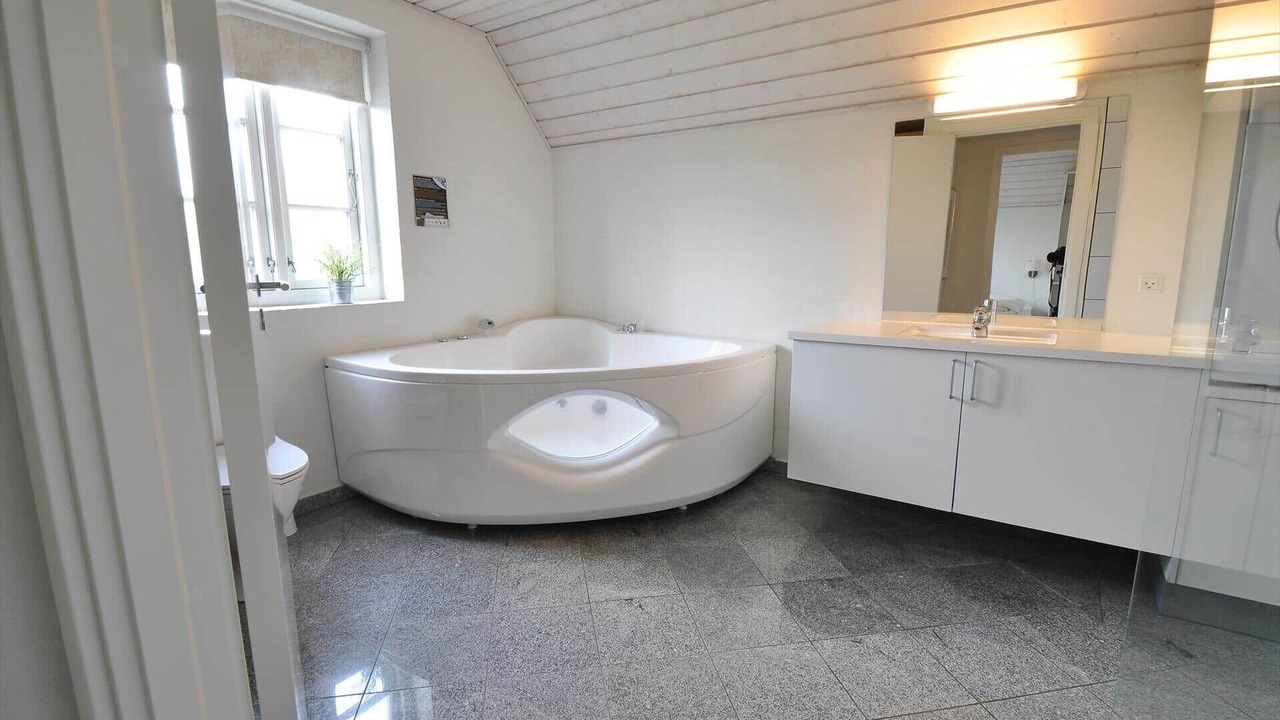 Photo of Bathroom in Øby