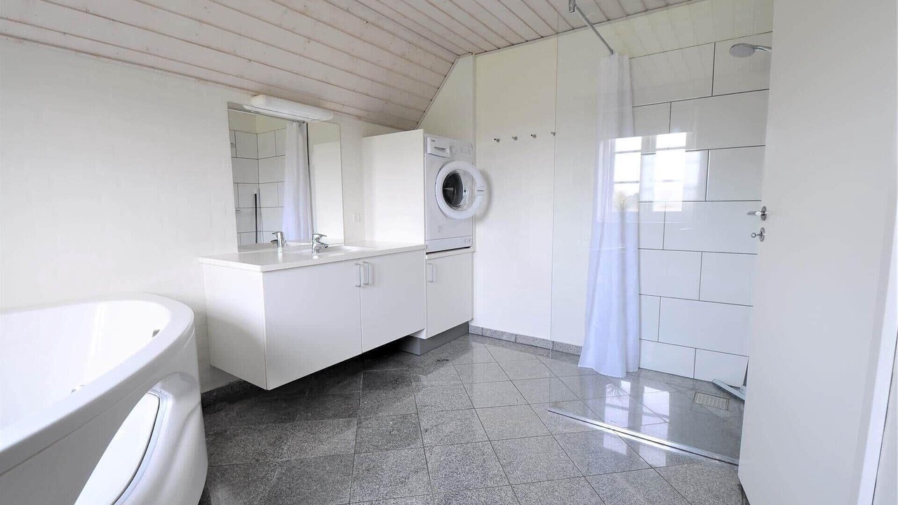 Photo of Bathroom in Øby