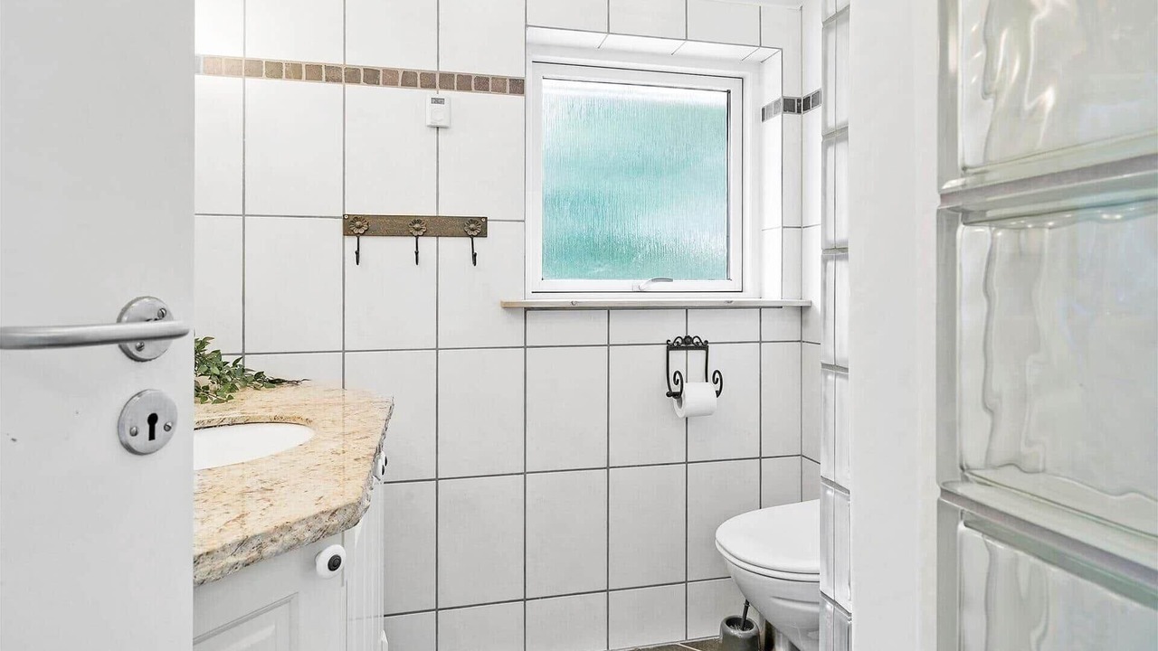 Photo of Bathroom in Vemb