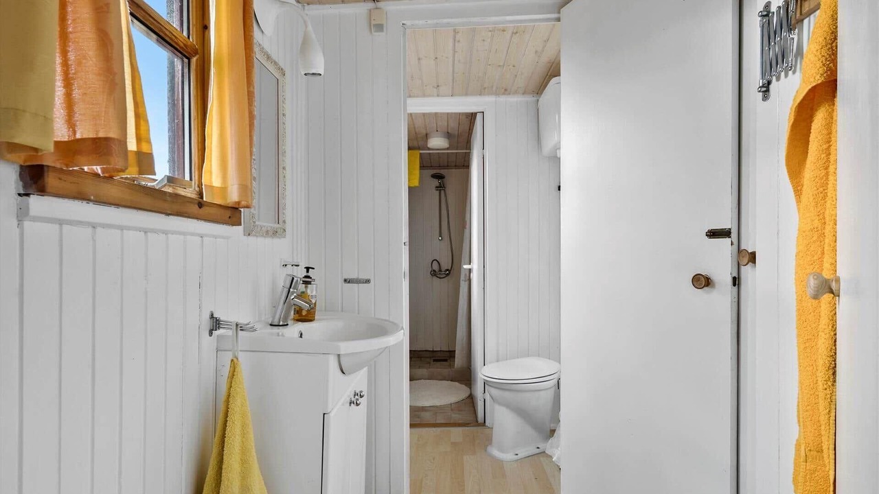 Photo of Bathroom in Fjand Badeby