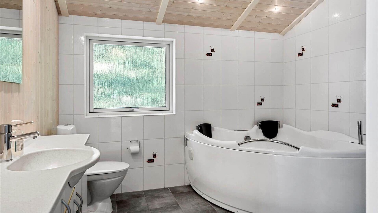 Photo of Bathroom in Fjand Badeby