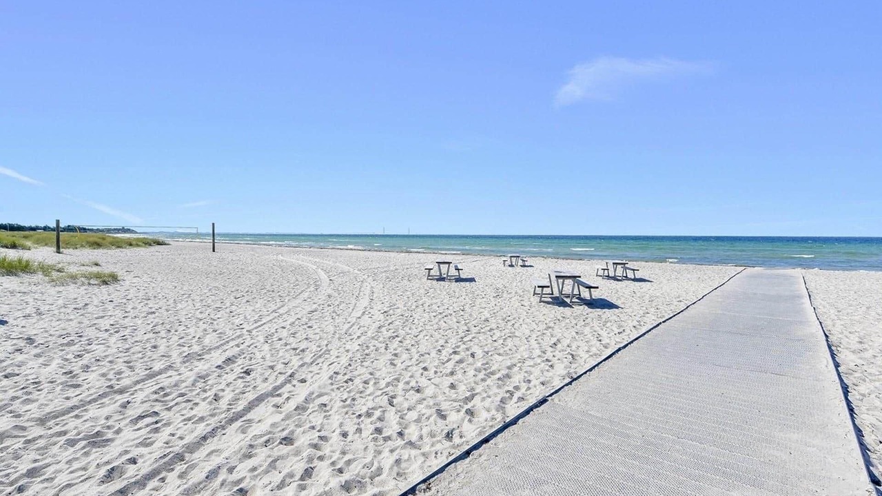 Photo of Others in Frolunde