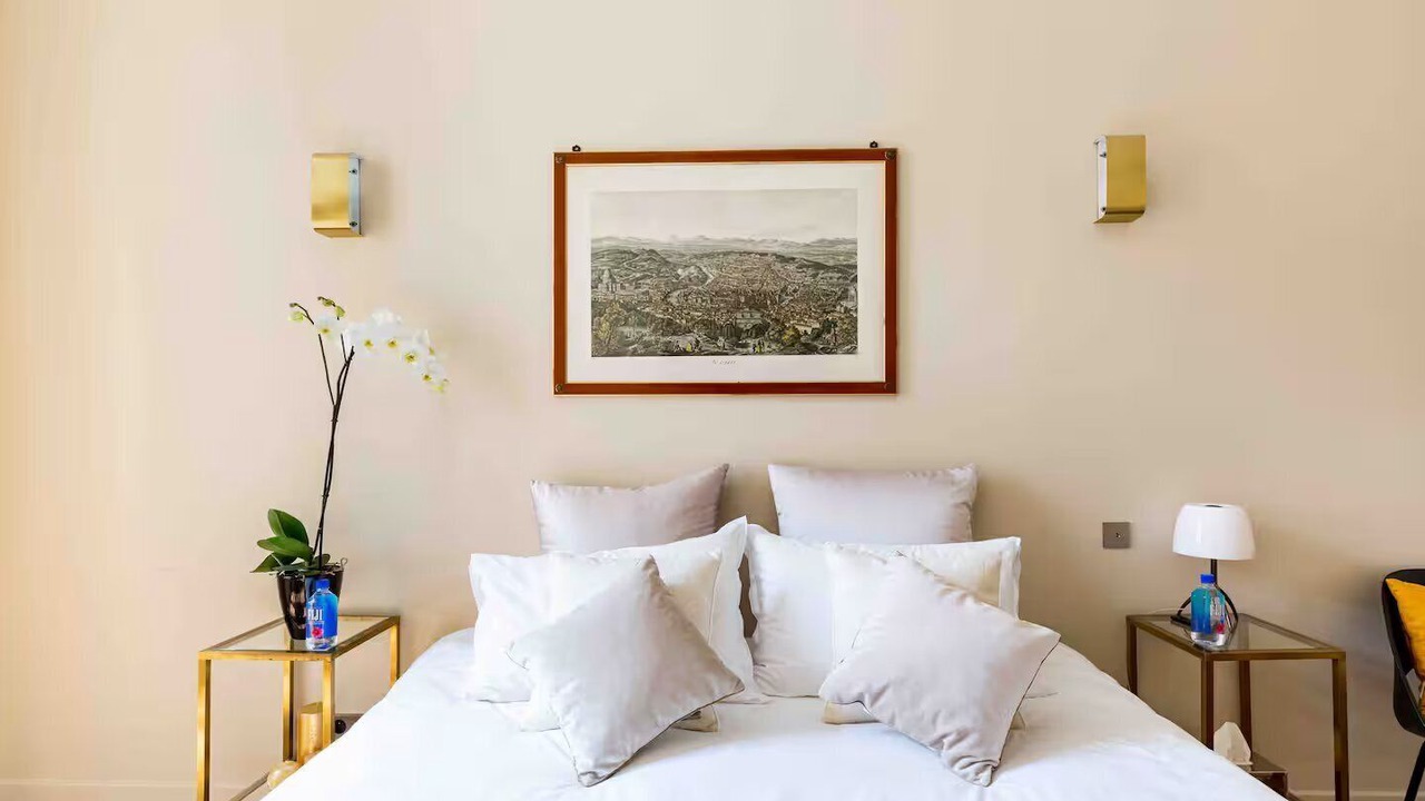 Photo of Bedroom in Notre Dame