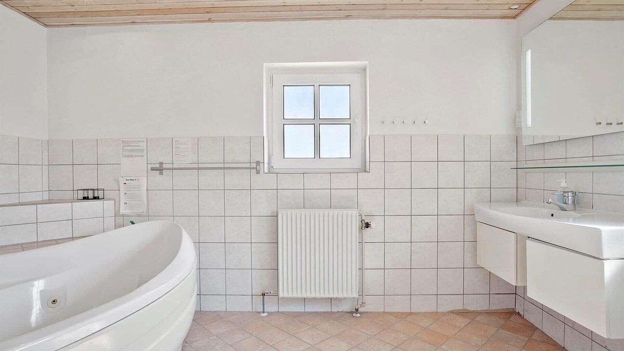 Photo of Bathroom in Agger