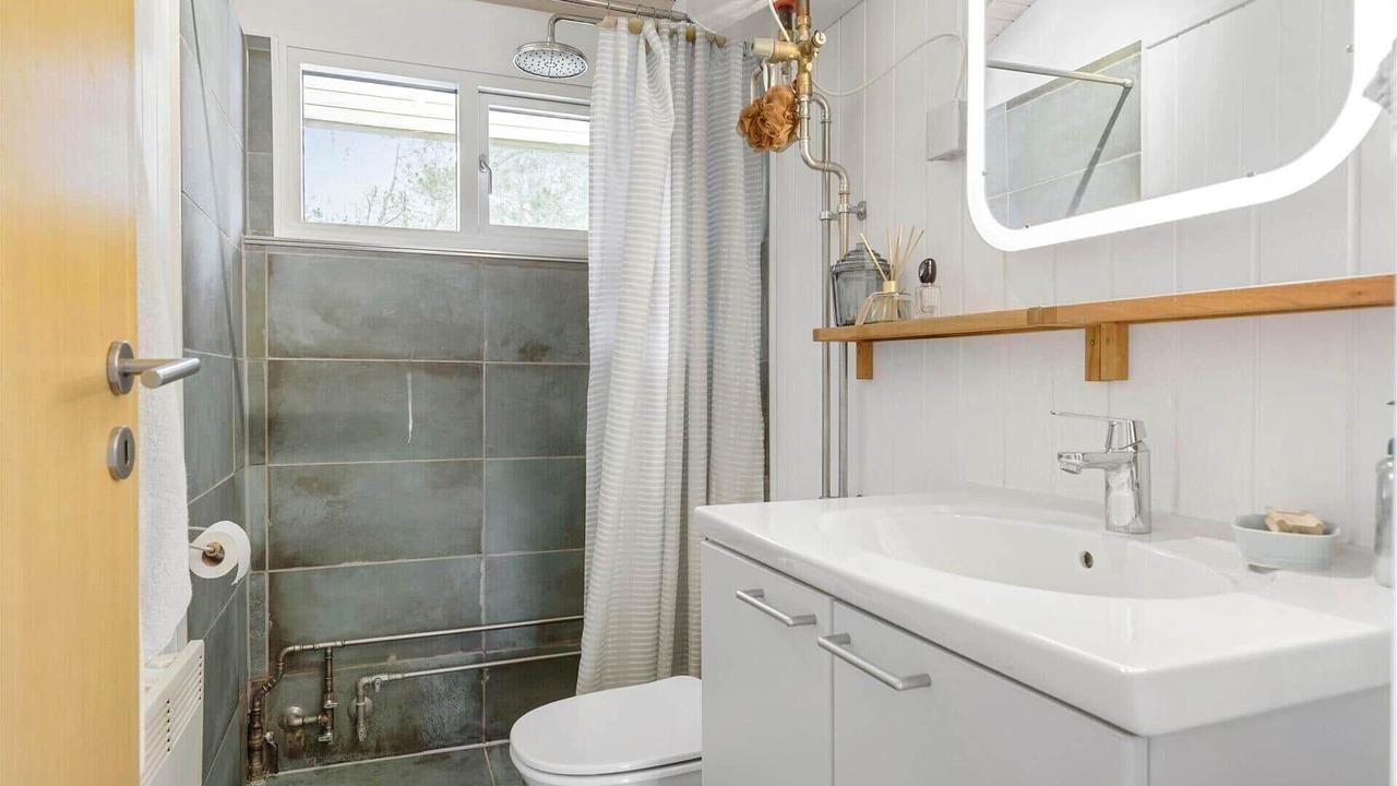 Photo of Bathroom in Skram