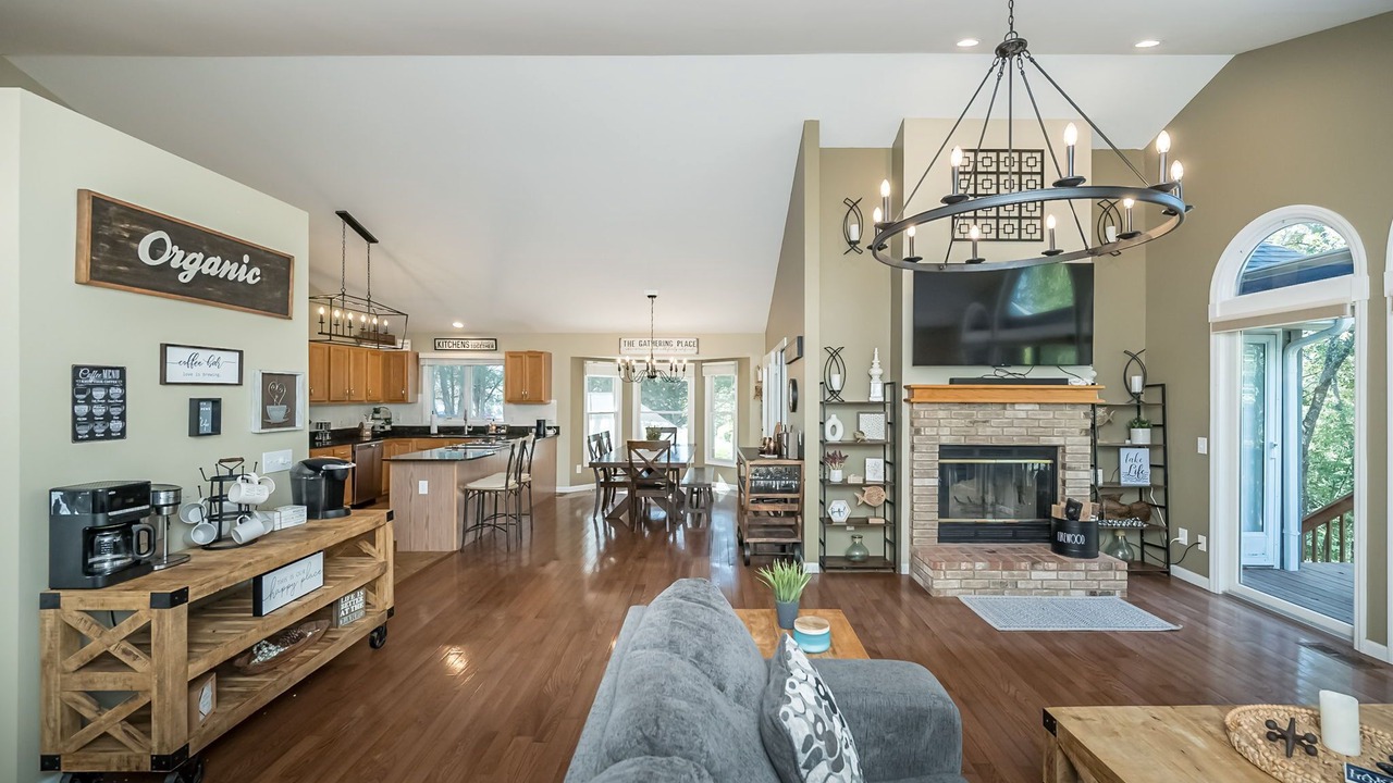 Photo of Livingroom in Innsbrook