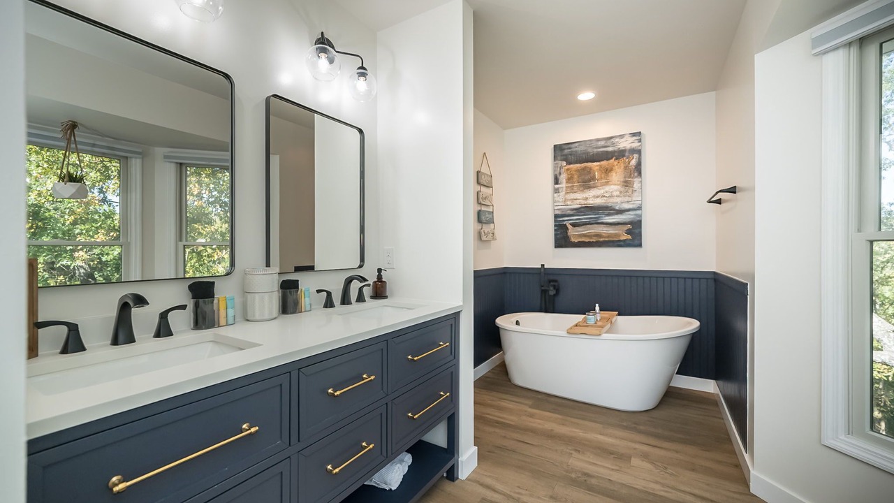 Photo of Bathroom in Innsbrook