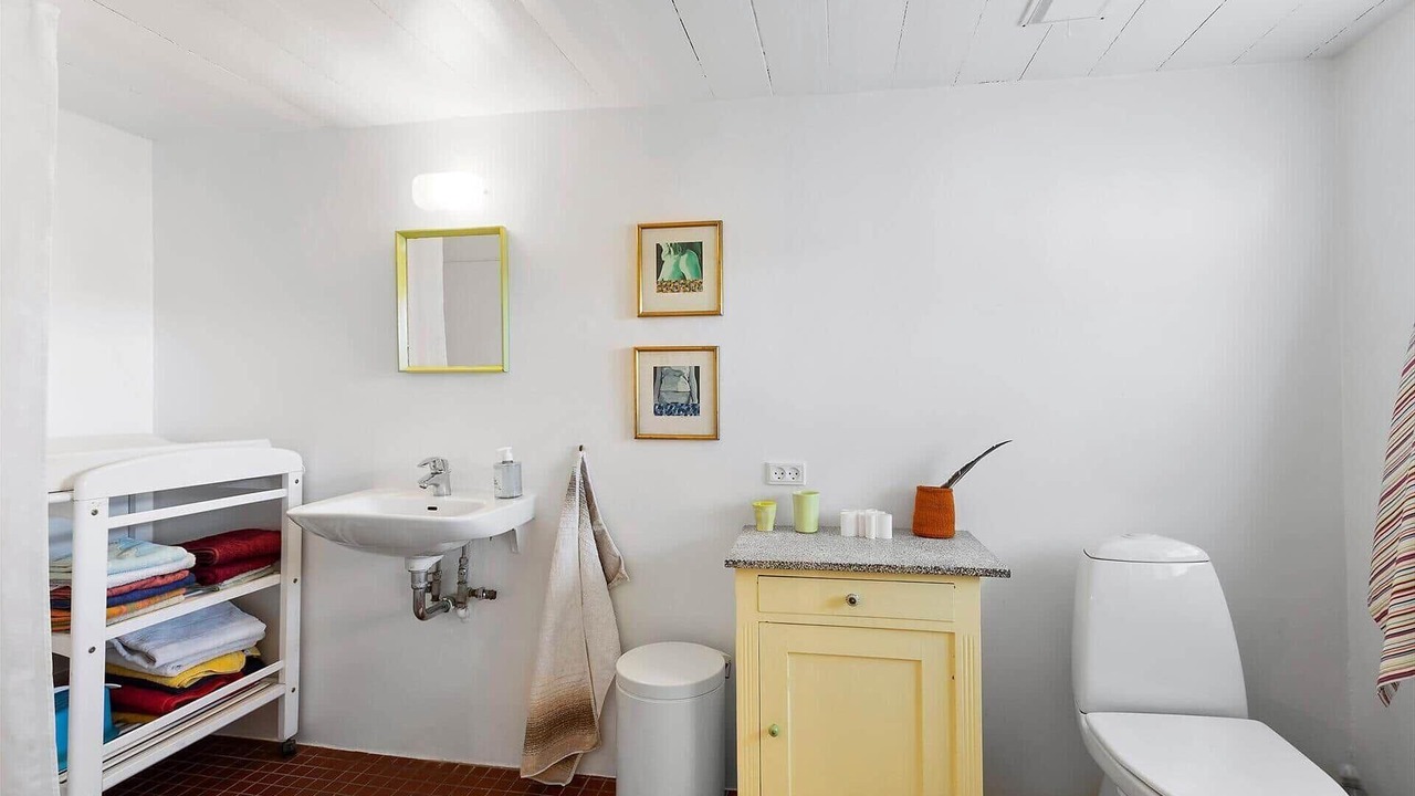 Photo of Bathroom in Aeroskobing