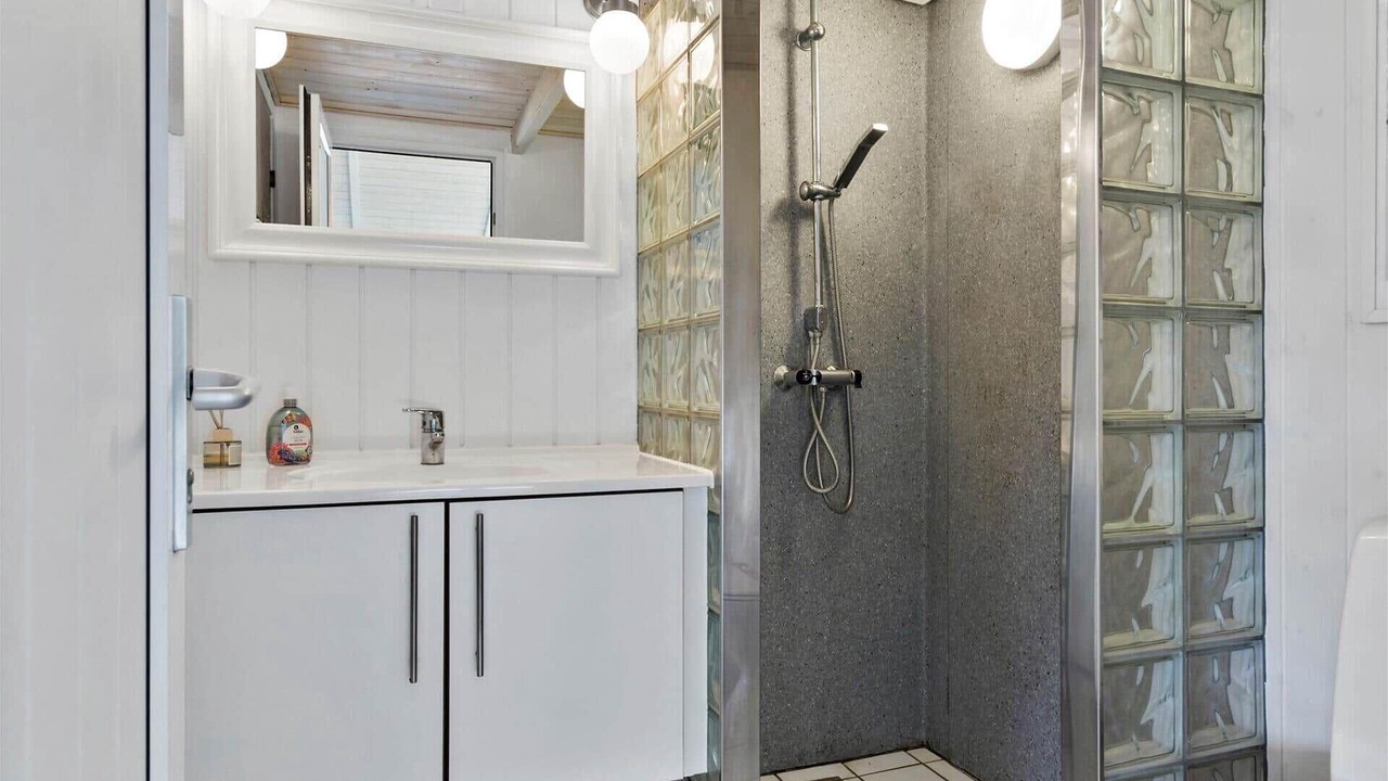 Photo of Bathroom in Tversted