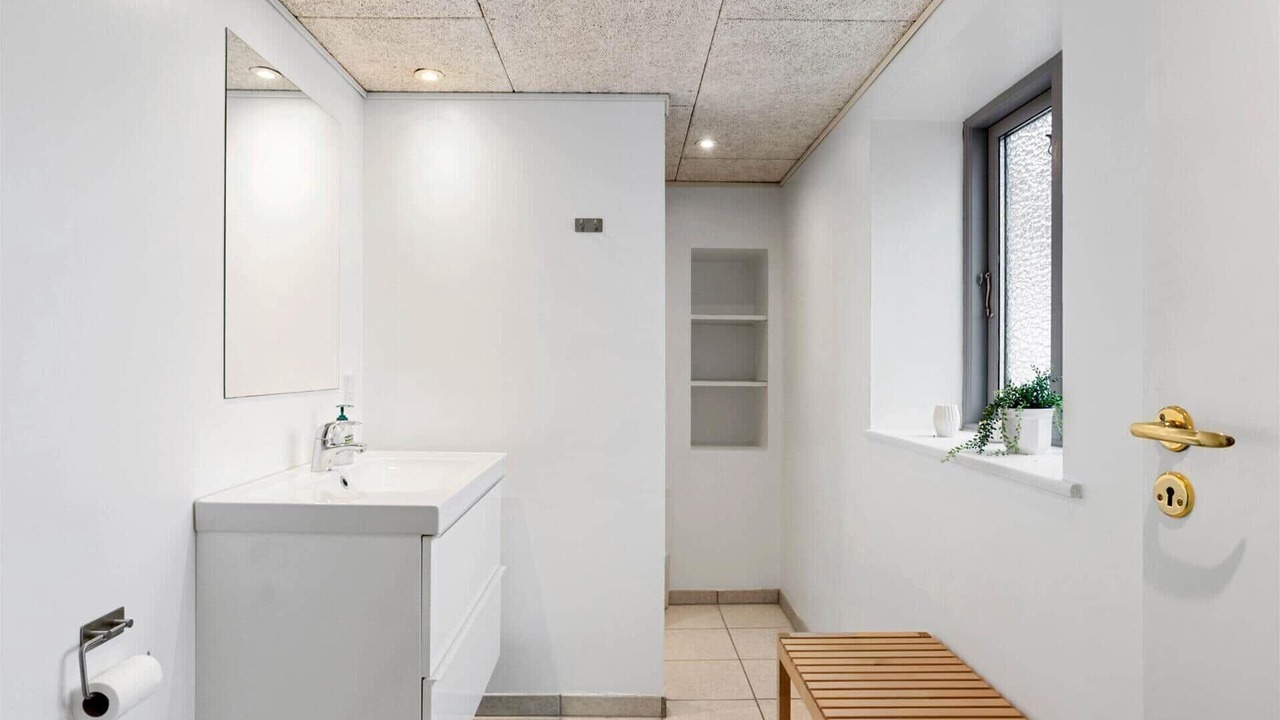 Photo of Bathroom in Aeroskobing