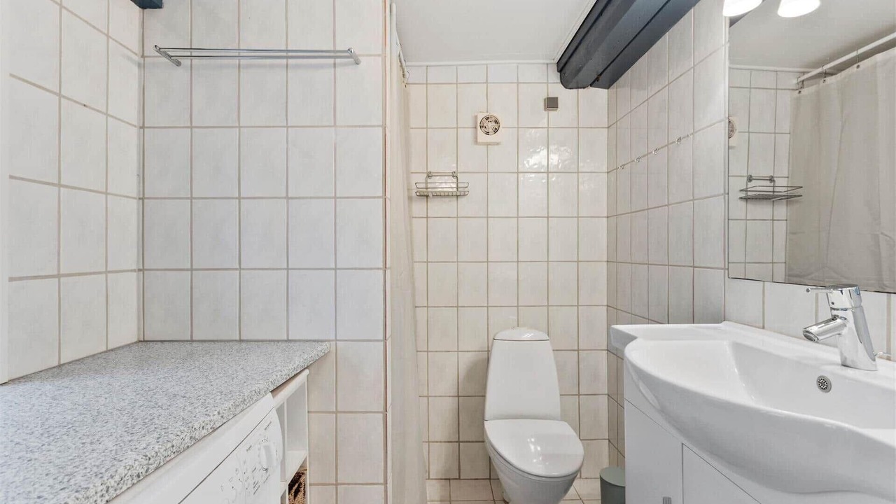 Photo of Bathroom in Aeroskobing