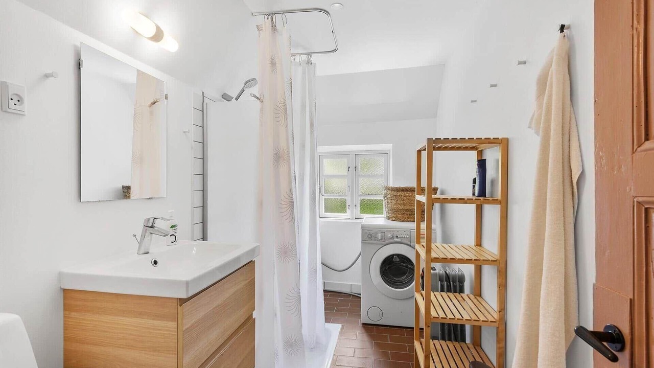 Photo of Bathroom in Aeroskobing