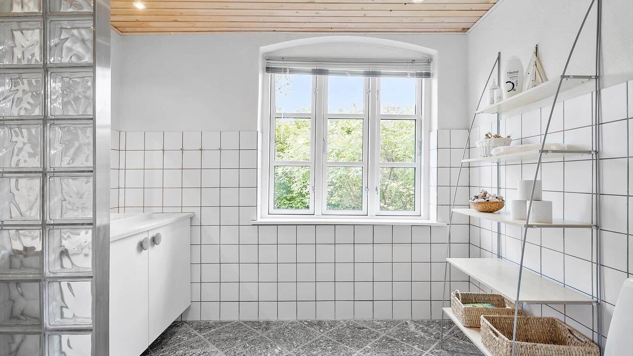 Photo of Bathroom in Soeby