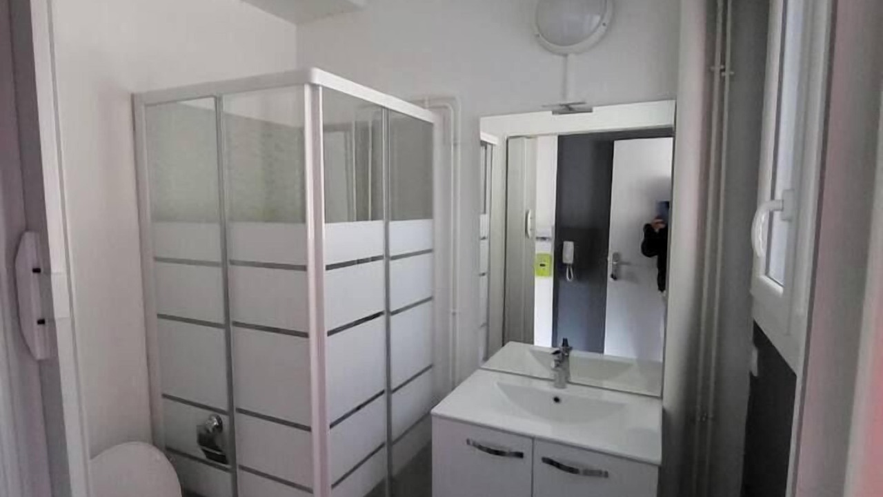 Photo of Bathroom in Cholet