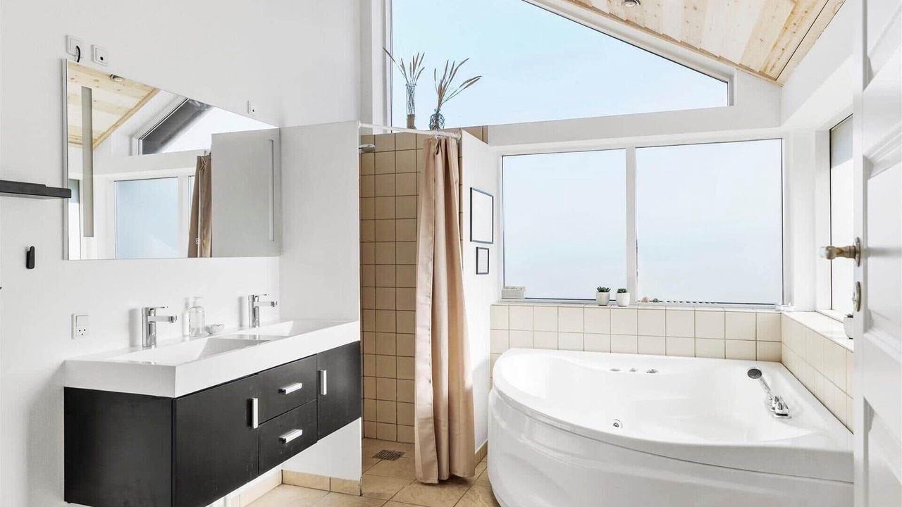 Photo of Bathroom in Lonstrup
