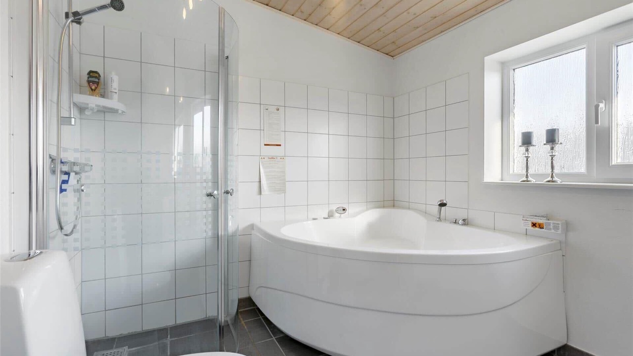 Photo of Bathroom in Lokken