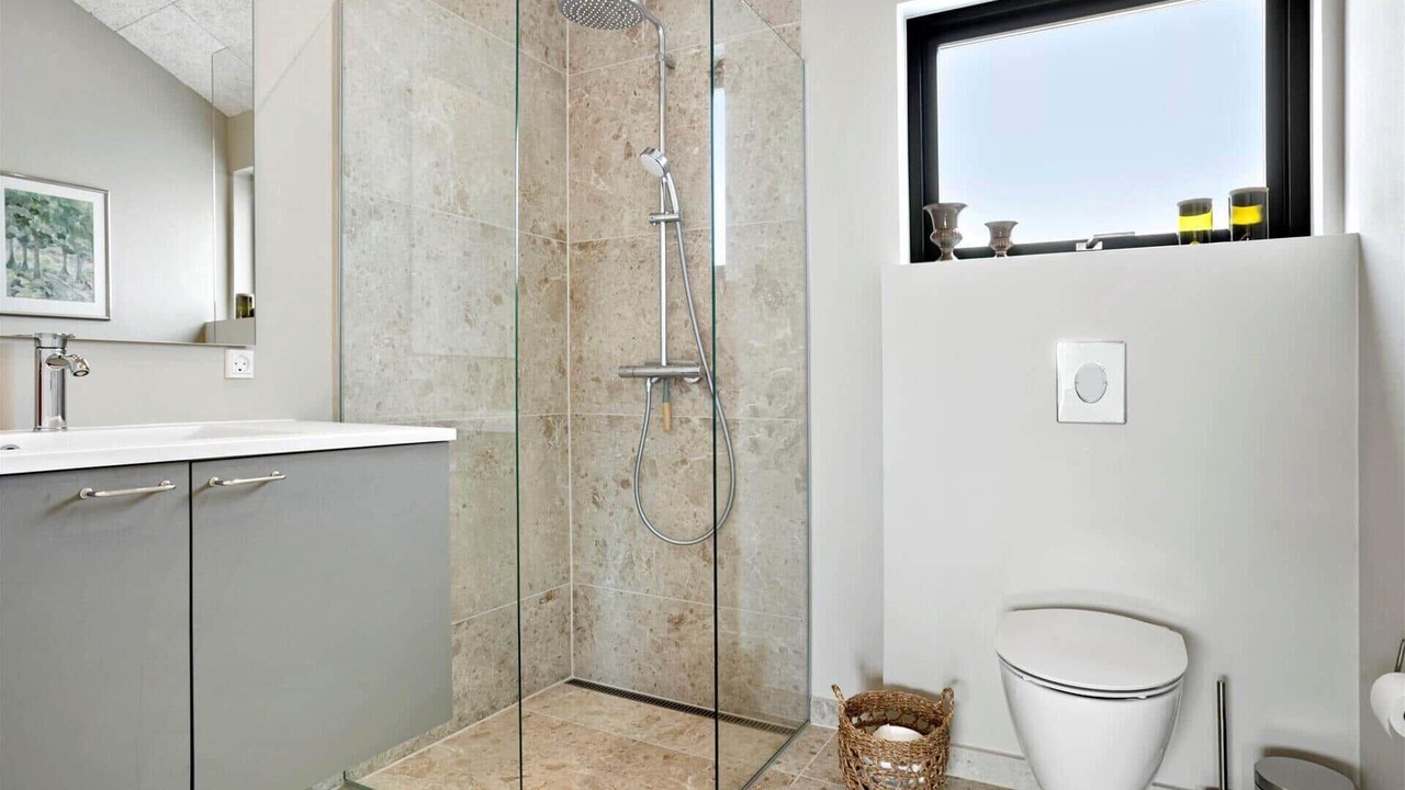 Photo of Bathroom in Lokken