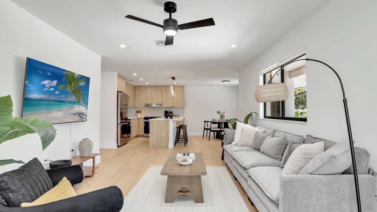 Photo of Livingroom in East Naples