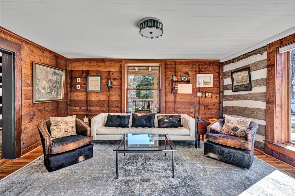 Photo of Livingroom in Lowesville