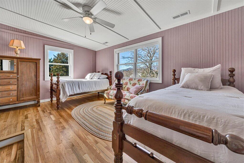 Photo of Bedroom in Lowesville
