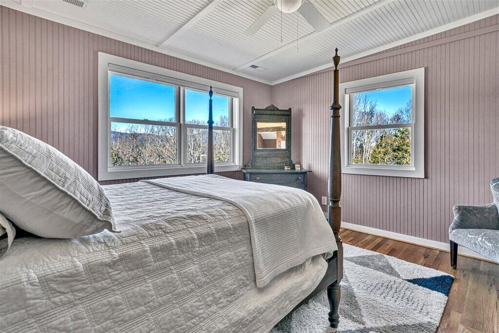 Photo of Bedroom in Lowesville