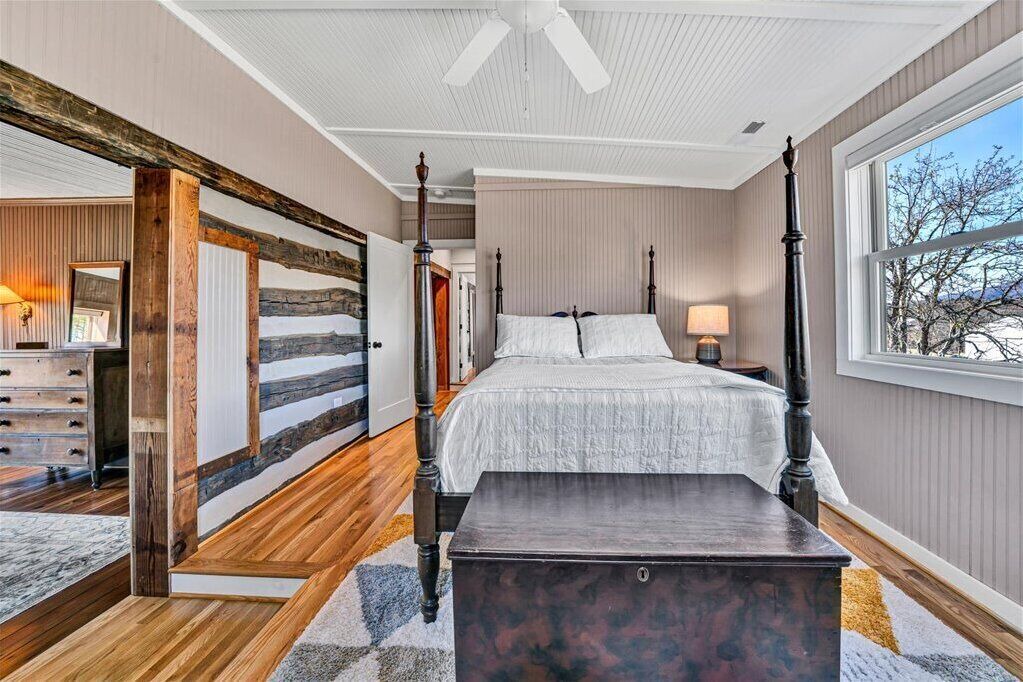 Photo of Bedroom in Lowesville