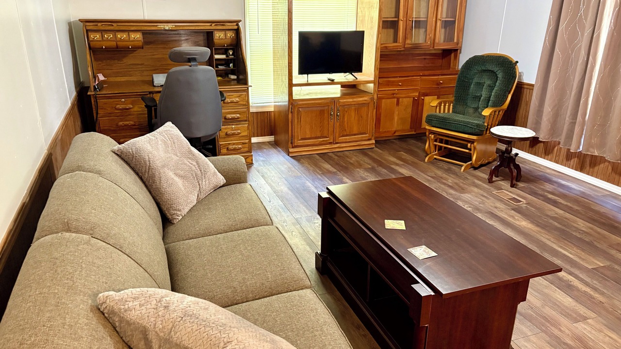 Photo of Livingroom in Pineville