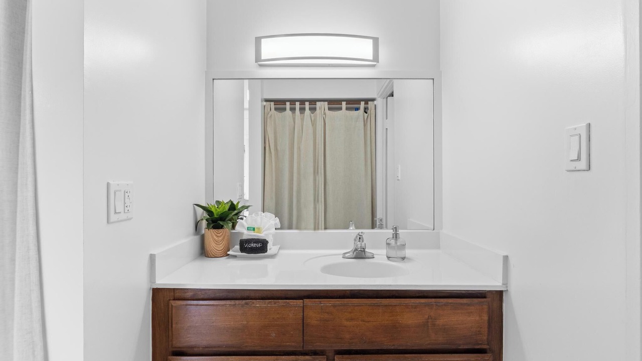 Photo of Bathroom in Hilo