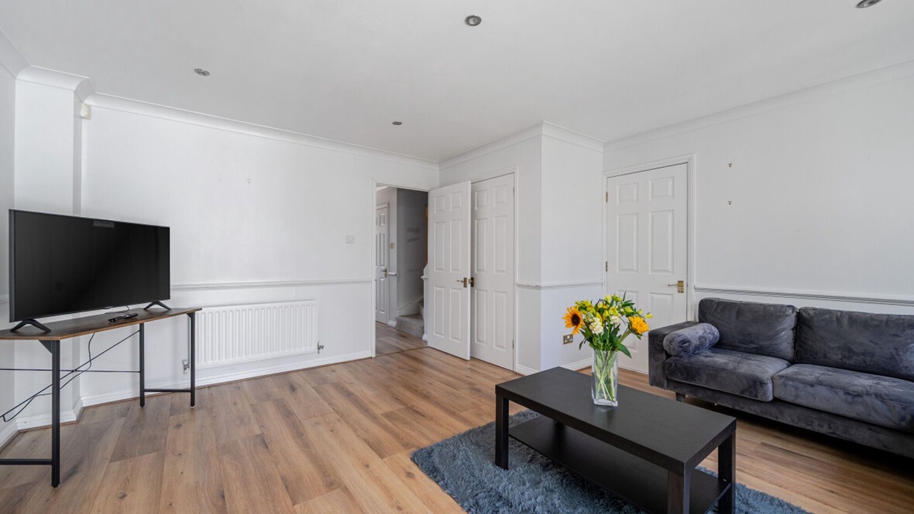 Photo of Livingroom in Walton-on-Thames