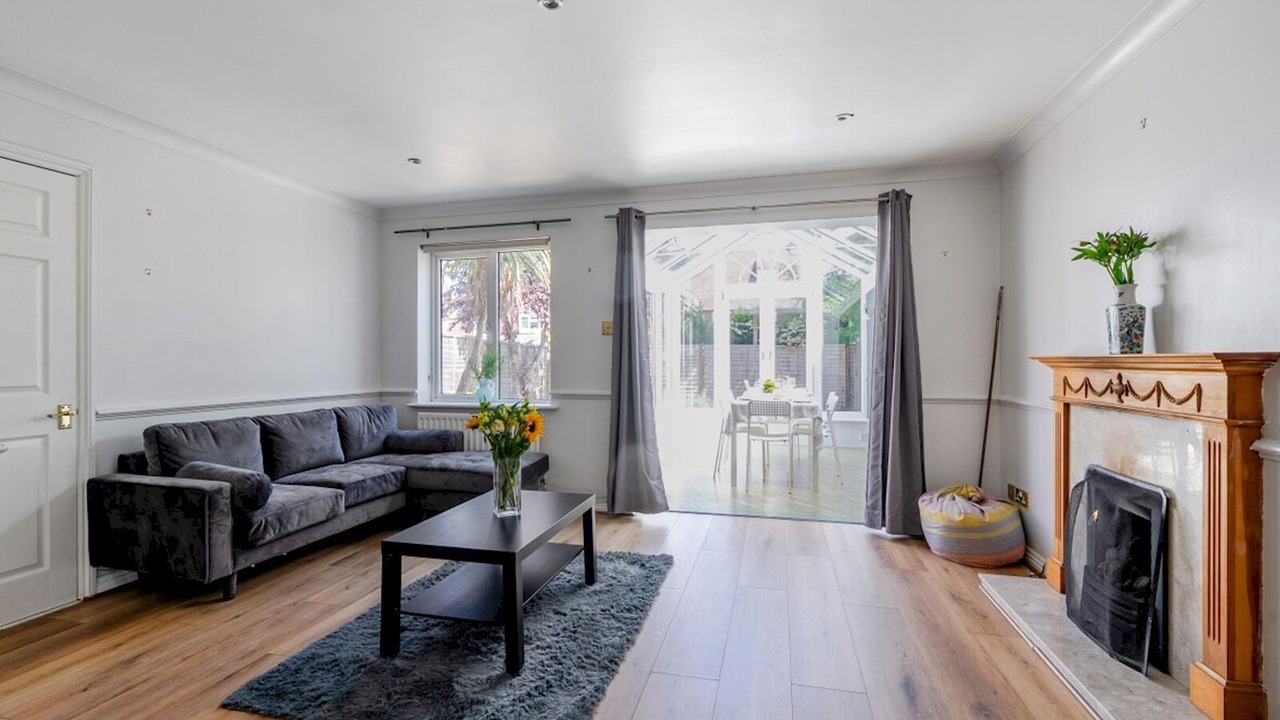 Photo of Livingroom in Walton-on-Thames