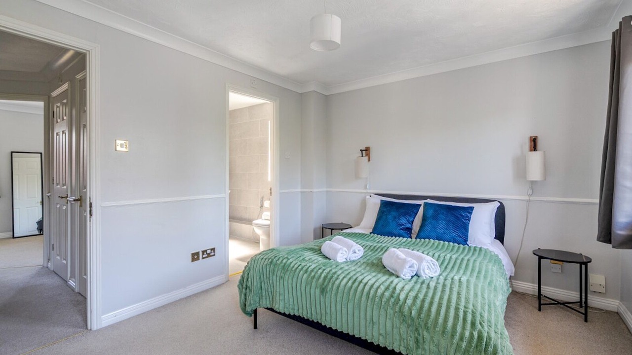 Photo of Bedroom in Walton-on-Thames