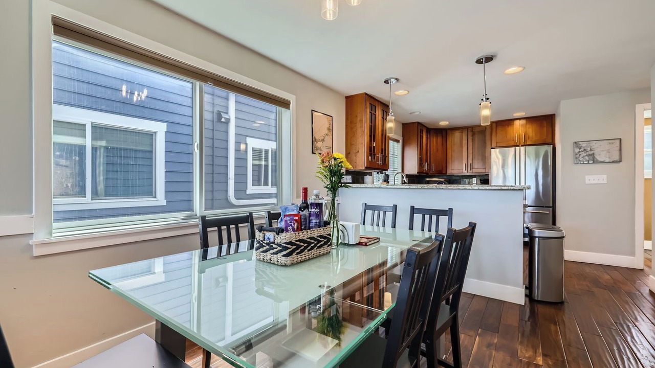 Photo of Others in Mann