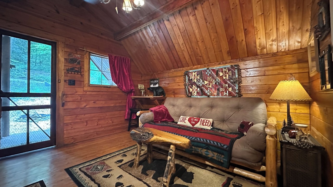 Photo of Livingroom in Cosby