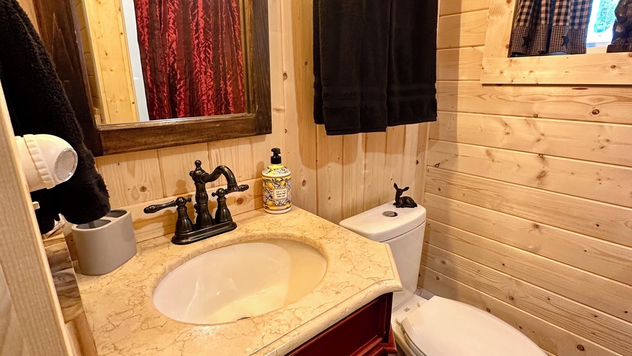 Photo of Bathroom in Cosby
