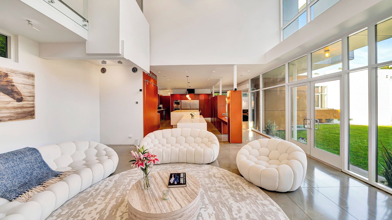 Photo of Livingroom in Beverly Hills