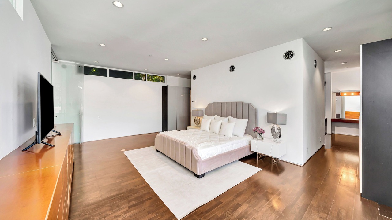 Photo of Bedroom in Beverly Hills