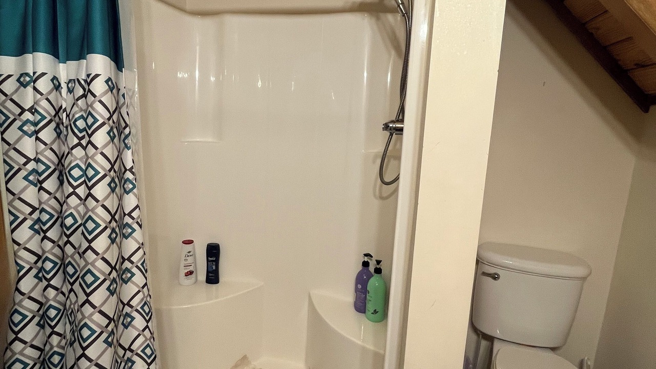 Photo of Bathroom in Bean Station