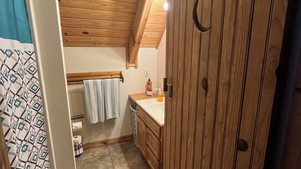 Photo of Bathroom in Bean Station