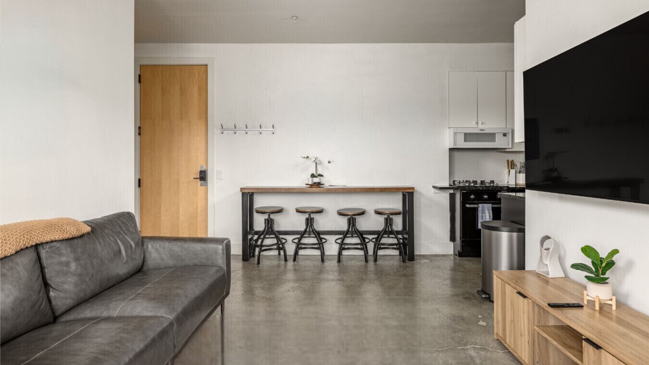 Photo of Livingroom in Downtown Anchorage