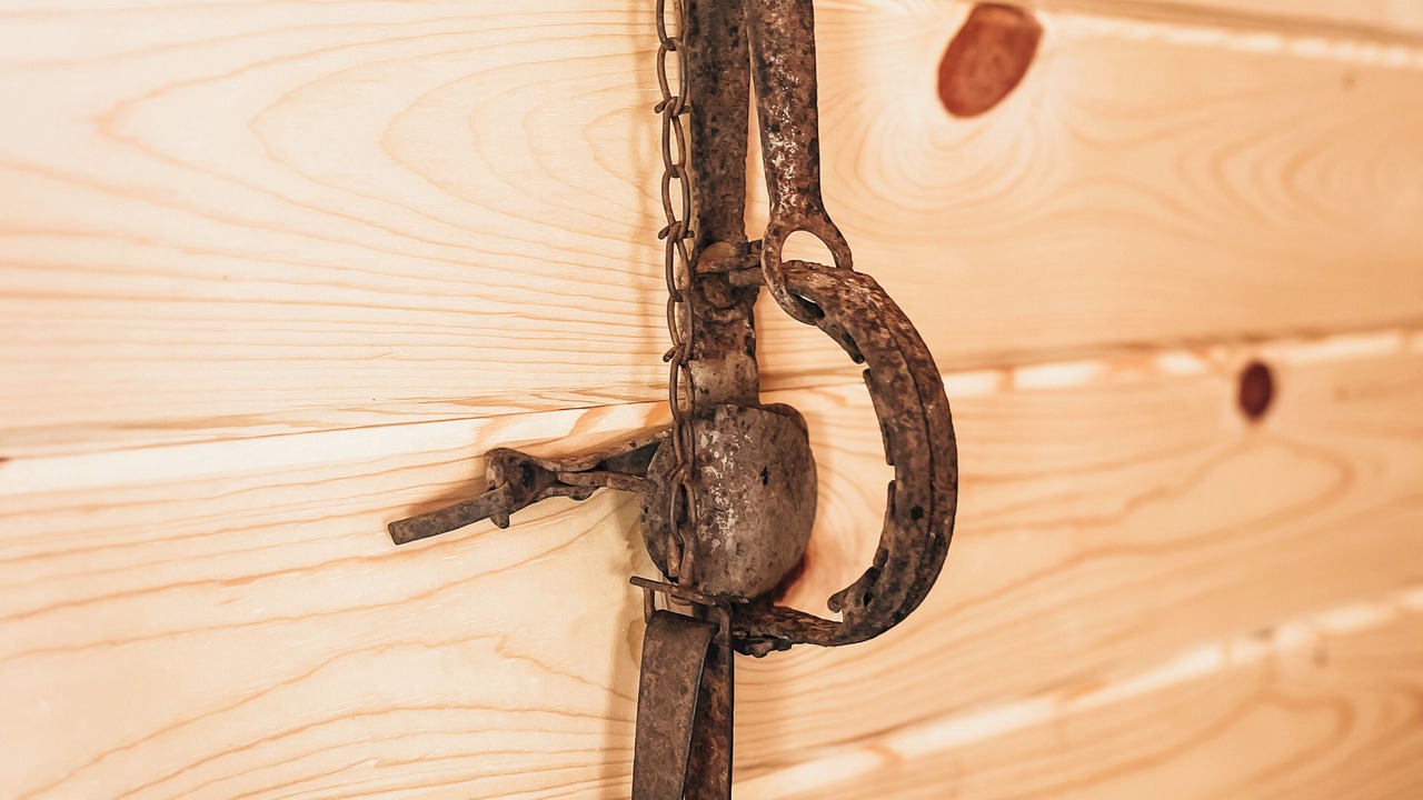 Photo of Others in Iron Post
