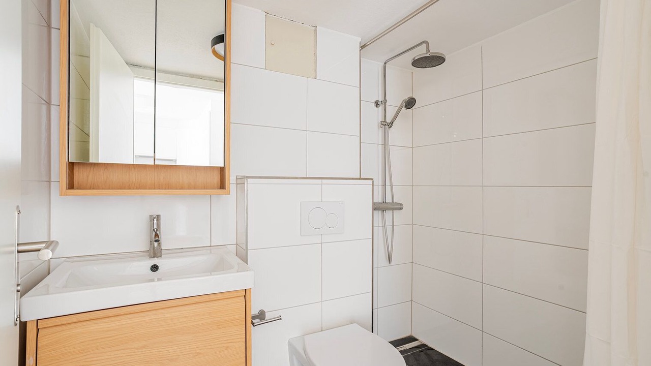 Photo of Bathroom in Hard