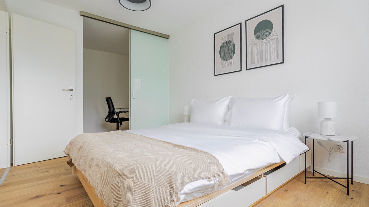 Photo of Bedroom in Hard
